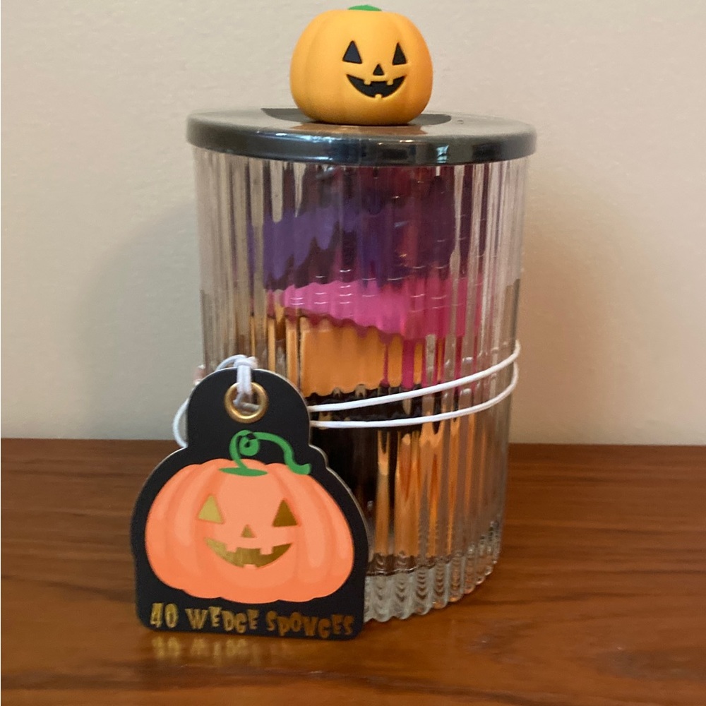 ☘️NWT! Halloween 🎃 Handle Glass Canister w/40 Makeup Wedge Sponges